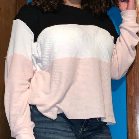 Hollister Shirt - Picture 2 of 4